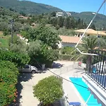 Polyxenis Aparthotel