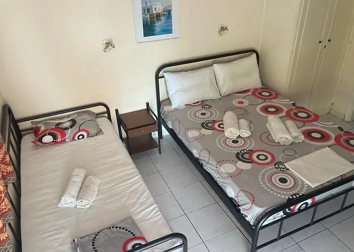 Polyxenis Aparthotel 3*